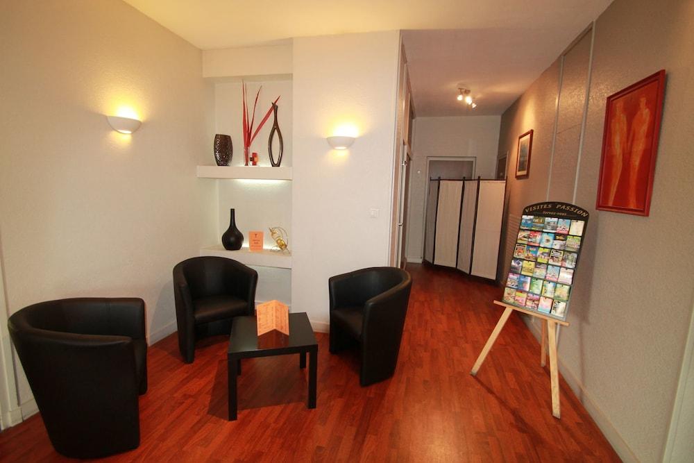 Adonis Lyon Est Hotel Artys Saint-Priest-en-Jarez Eksteriør bilde
