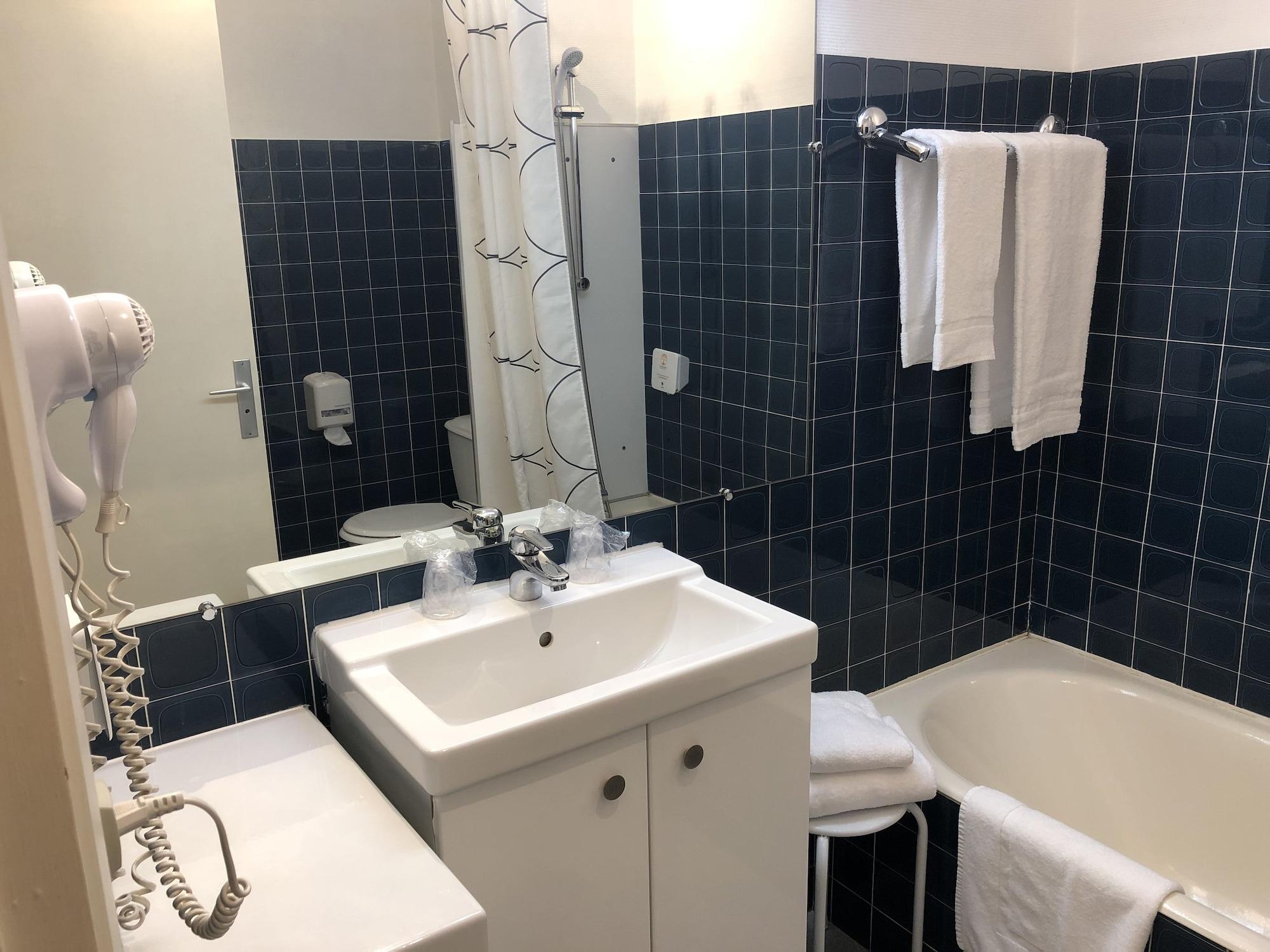 Adonis Lyon Est Hotel Artys Saint-Priest-en-Jarez Eksteriør bilde
