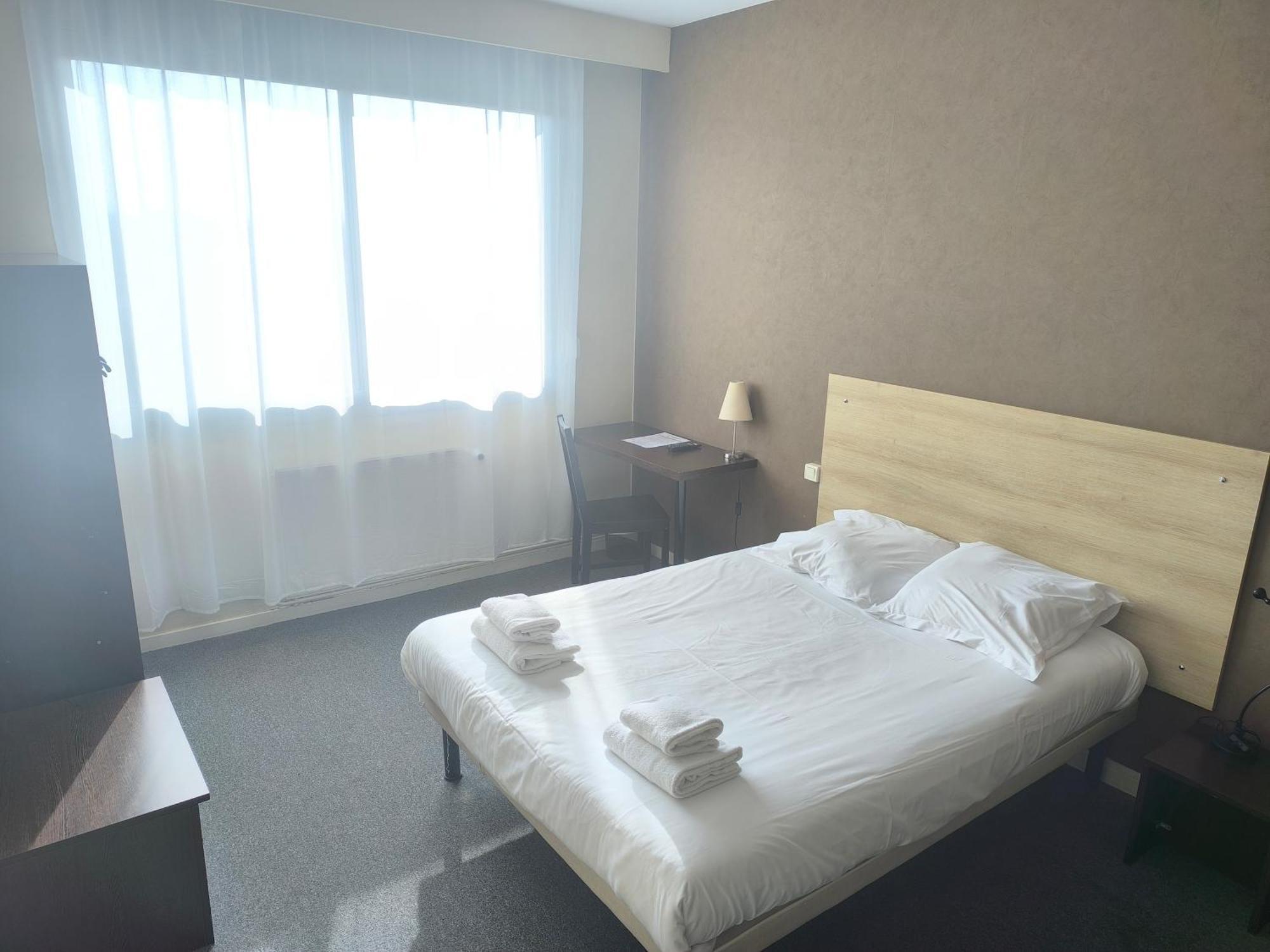 Adonis Lyon Est Hotel Artys Saint-Priest-en-Jarez Eksteriør bilde