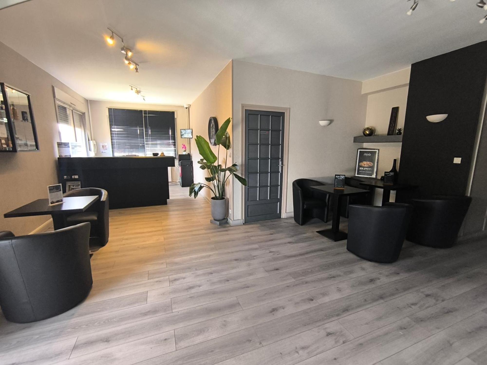 Adonis Lyon Est Hotel Artys Saint-Priest-en-Jarez Eksteriør bilde