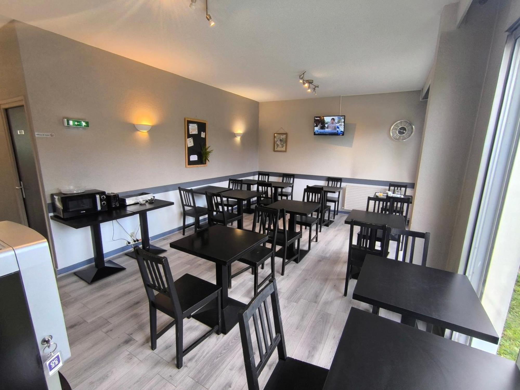 Adonis Lyon Est Hotel Artys Saint-Priest-en-Jarez Eksteriør bilde