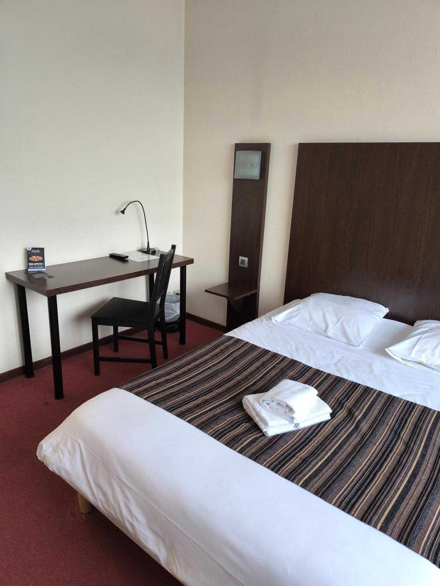 Adonis Lyon Est Hotel Artys Saint-Priest-en-Jarez Eksteriør bilde