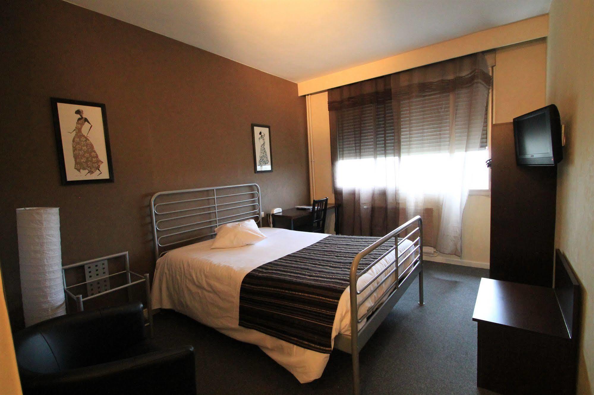 Adonis Lyon Est Hotel Artys Saint-Priest-en-Jarez Eksteriør bilde